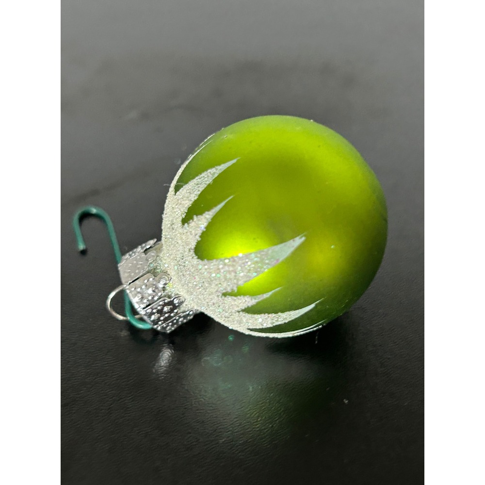 Ornament Christmas Green Glitter Frosted Ball Glass Vintage Style Collectible